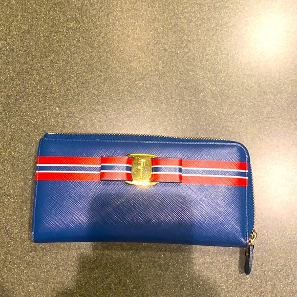 Authentic Ferragamo Wallet - Picture 1 of 12